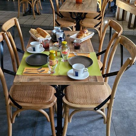 Chambres D'Hotes Du Bistrot D'Ici Saint-Saturnin  Eksteriør bilde